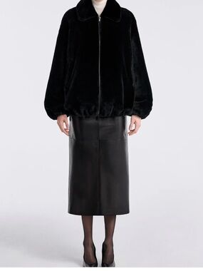 Women's Black Teddy Zip-Up Jacket with Elastic Hem